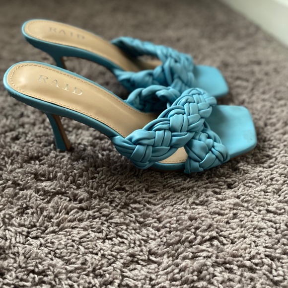 Blue heels - Picture 2 of 2